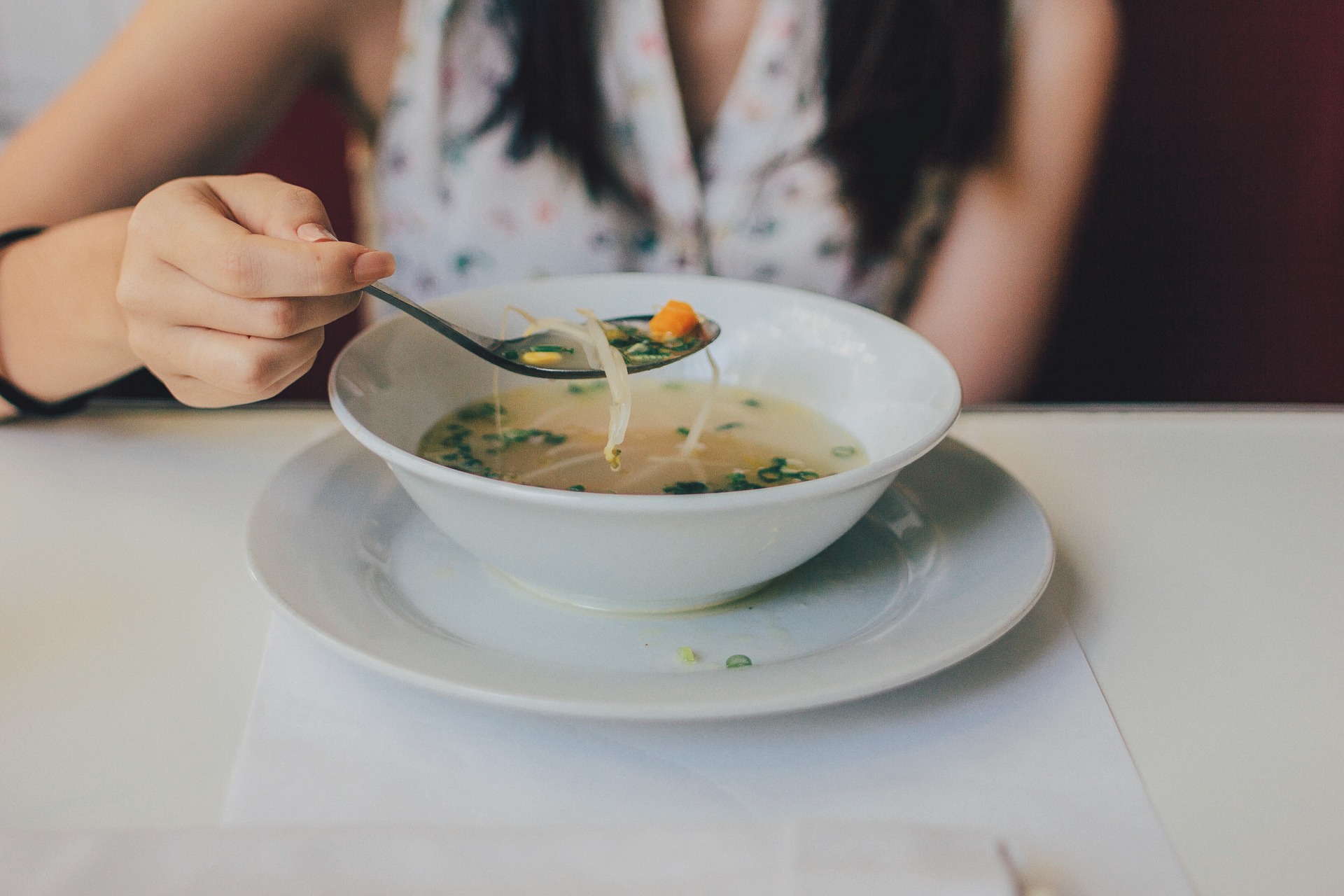 Klassische Hühnersuppe