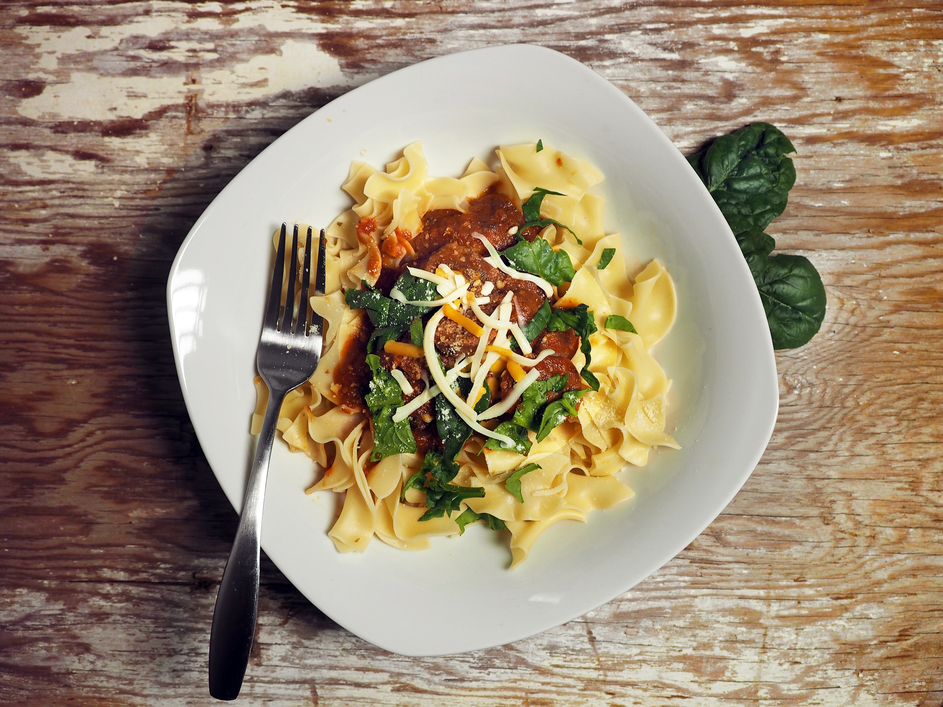 Pasta mit cremiger Käse-Hackfleisch-Soße