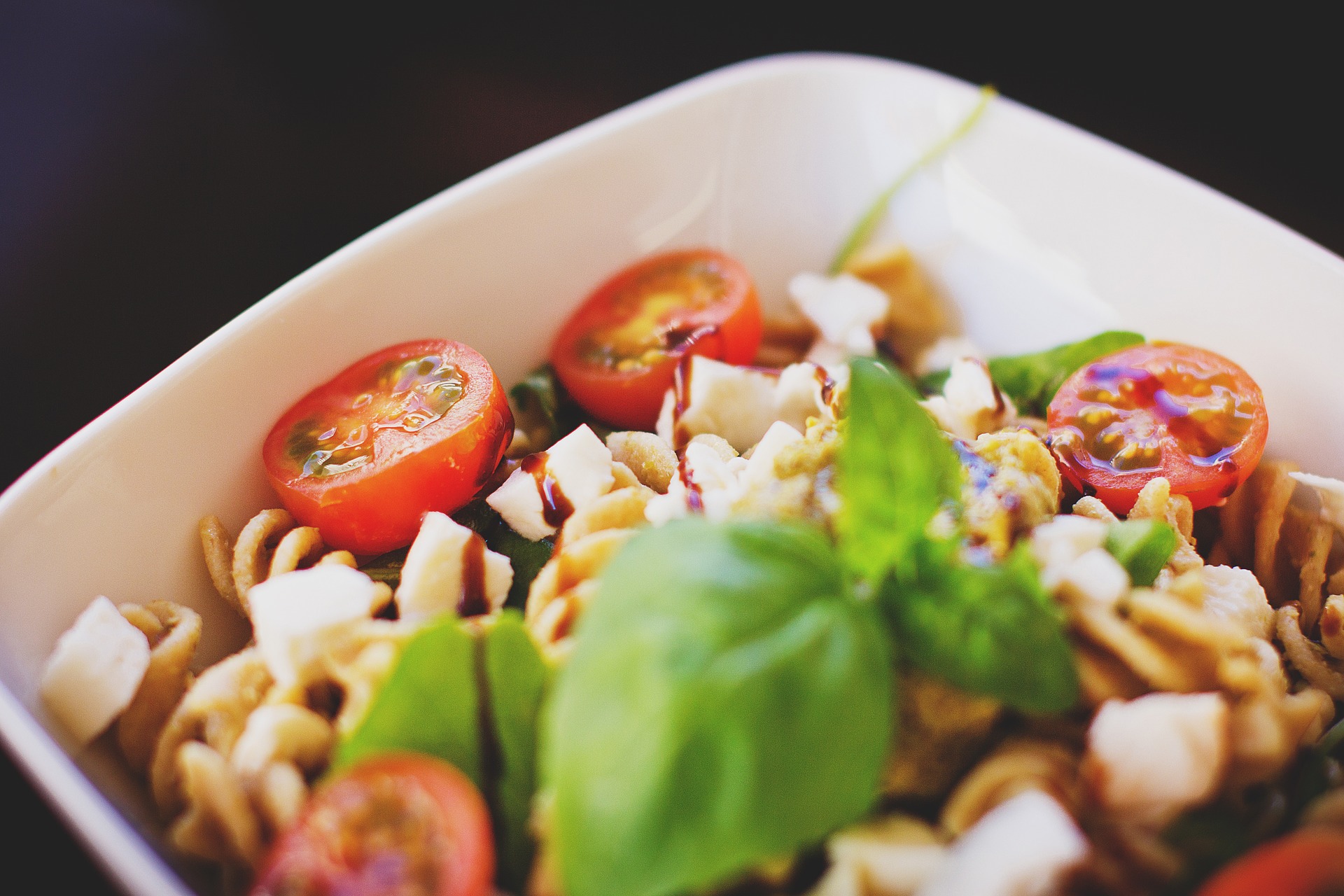 Paprika-Pasta mit Mozzarella