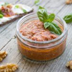 Veganer Paprika Walnuss Aufstrich