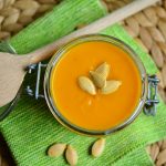 Butternut-Cremesuppe mit Apfel-Ingwer-Chutney