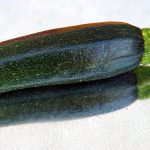 Gefüllte Zucchini mit Hack und Kichererbsen